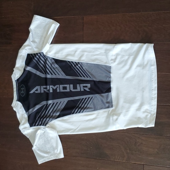 M, Under Armour Junior size M compression tee - Picture 3 of 3